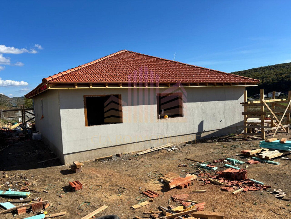 de vanzare casa noua construita semifinisata Livezeni, Targu Mures