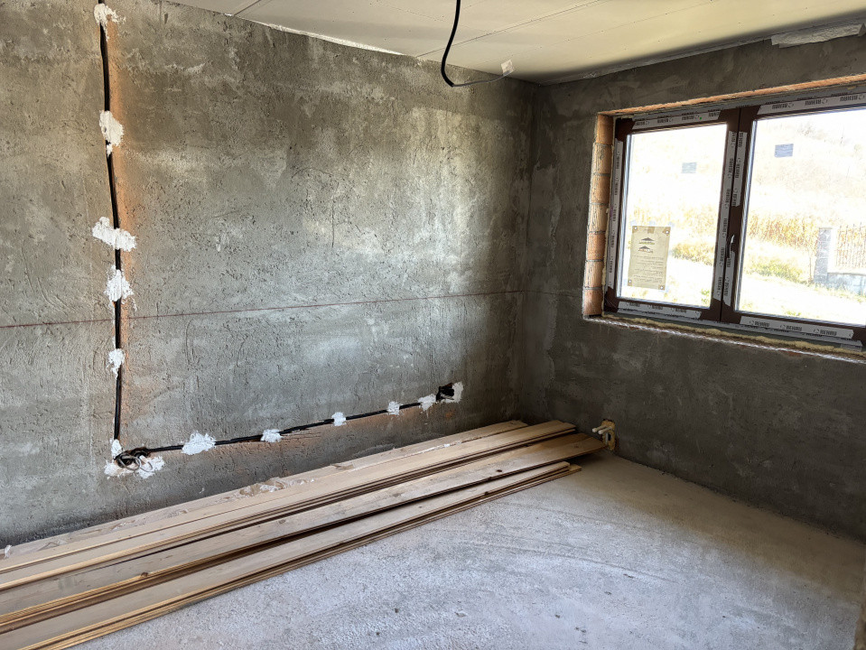 de vanzare casa noua construita semifinisata Livezeni, Targu Mures