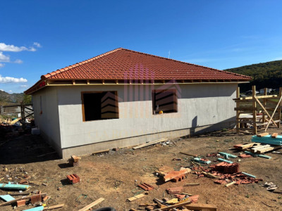de vanzare casa noua construita semifinisata Livezeni, Targu Mures