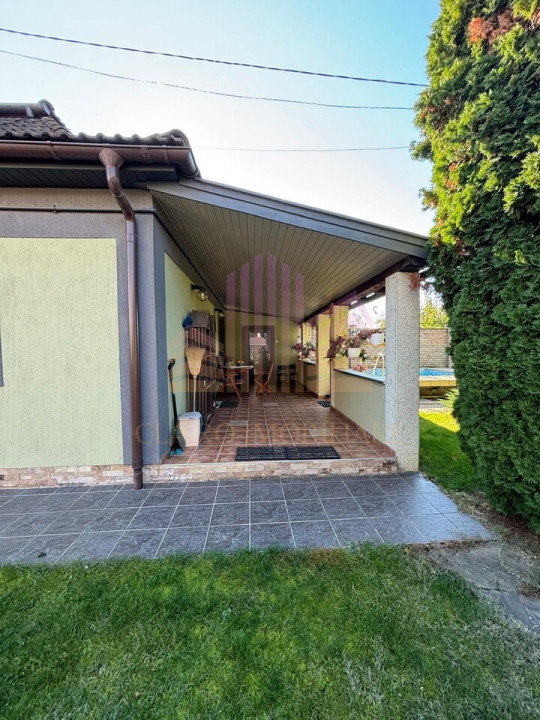 De vanzare vila in Santana de Mures cu o casa pe curte Principala 