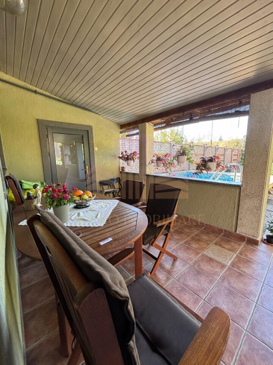 De vanzare vila in Santana de Mures cu o casa pe curte Principala 