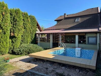 De vanzare vila in Santana de Mures cu o casa pe curte Principala 