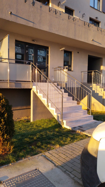 De inchiriat spatiu comercial Maurer